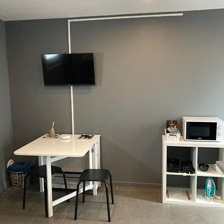 Studio Malincourt Luaran gambar